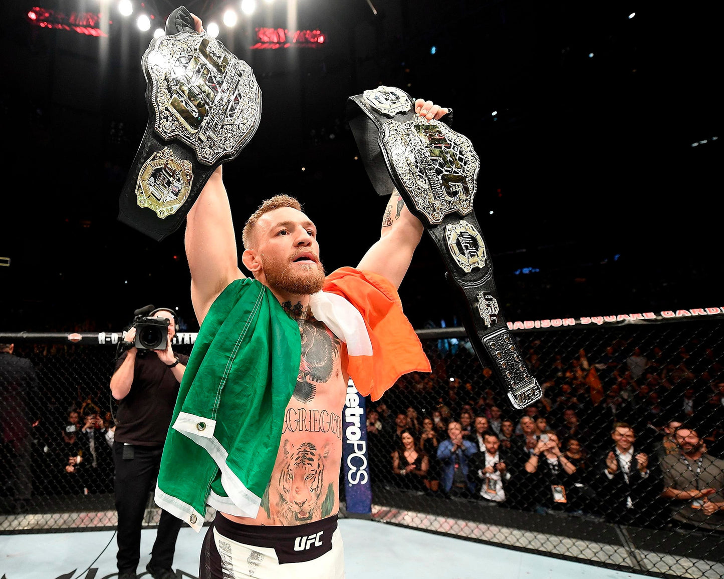 Conor McGregor 8X10